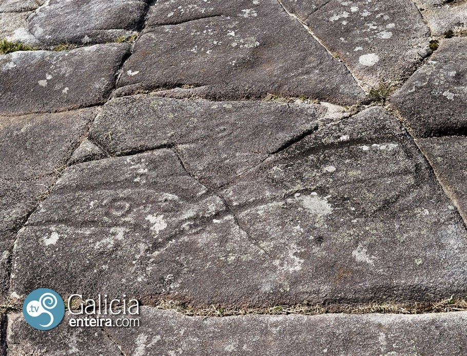 Petroglifos de Tourón