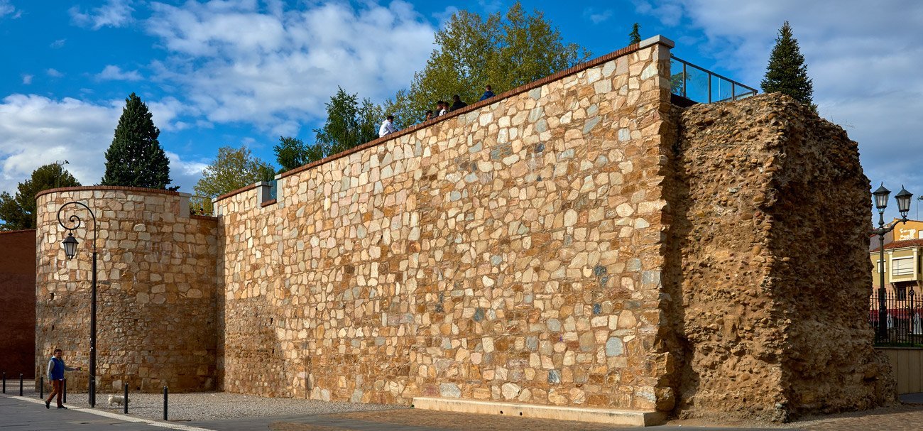 Muralla romana de León