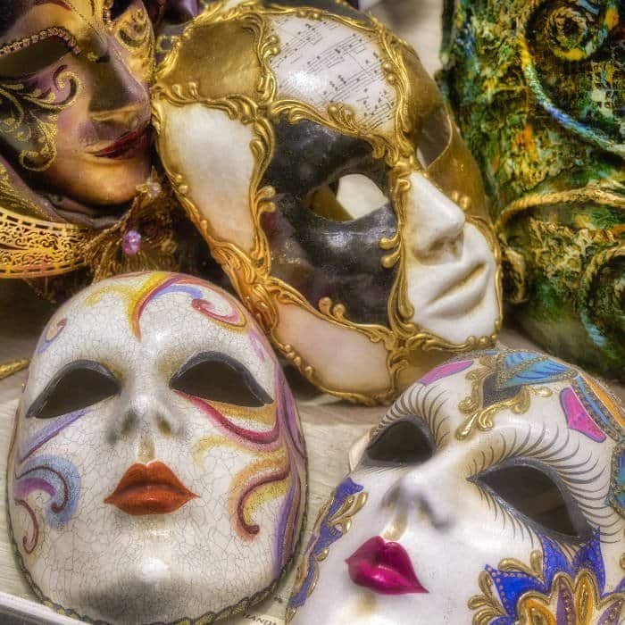El Rostro Oculto de Venecia: Las Máscaras del Carnaval